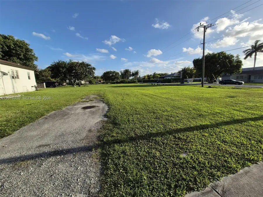 1880 NW 111th St, Miami, FL 33167 - #2