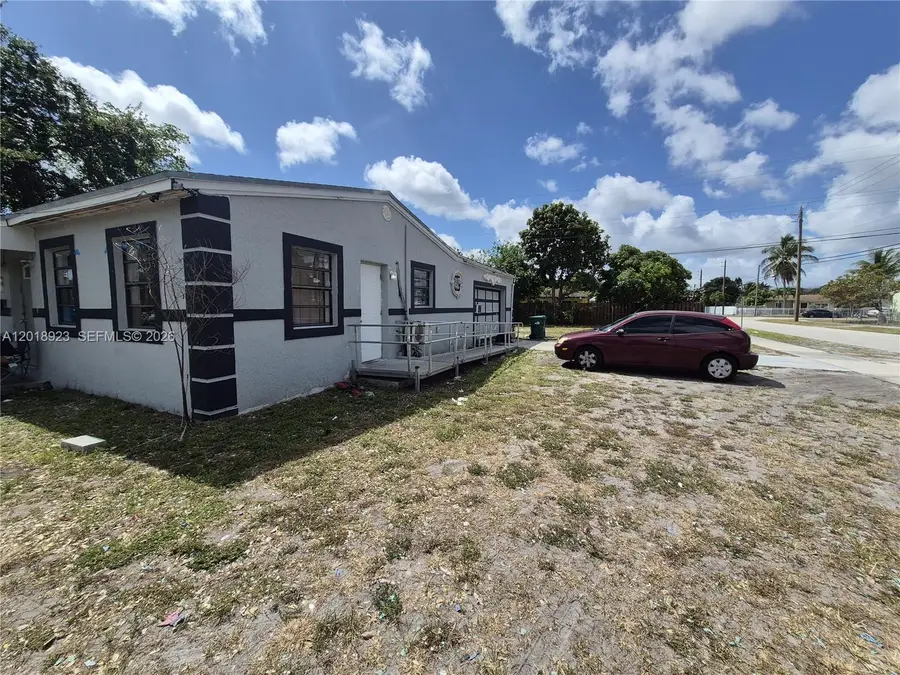 290 NW 191st St, Miami Gardens, FL 33169 - #2