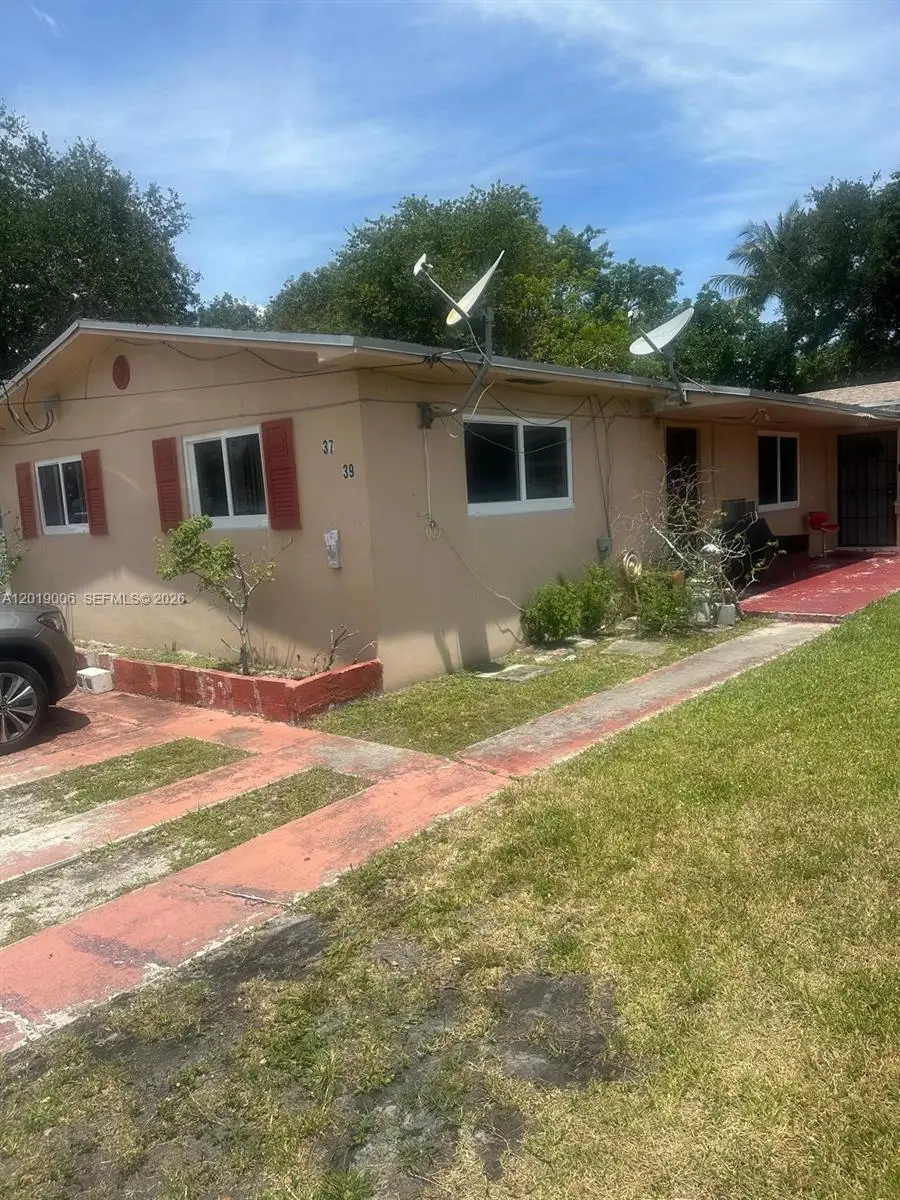 37 NE 168th St, North Miami Beach, FL 33162 - #3