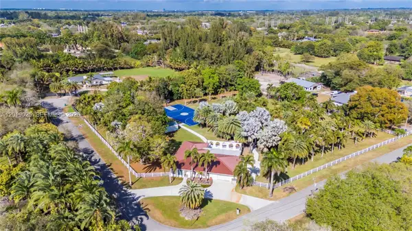 18201 SW 70th Pl, Southwest Ranches, FL 33331