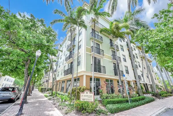 1900 Van Buren St #113B, Hollywood, FL 33020