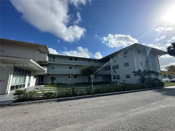 1050 E Sample Rd #208, Pompano Beach, FL 33064