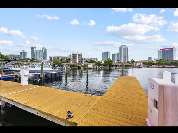Address Withheld By Seller, Hallandale Beach, FL 33009