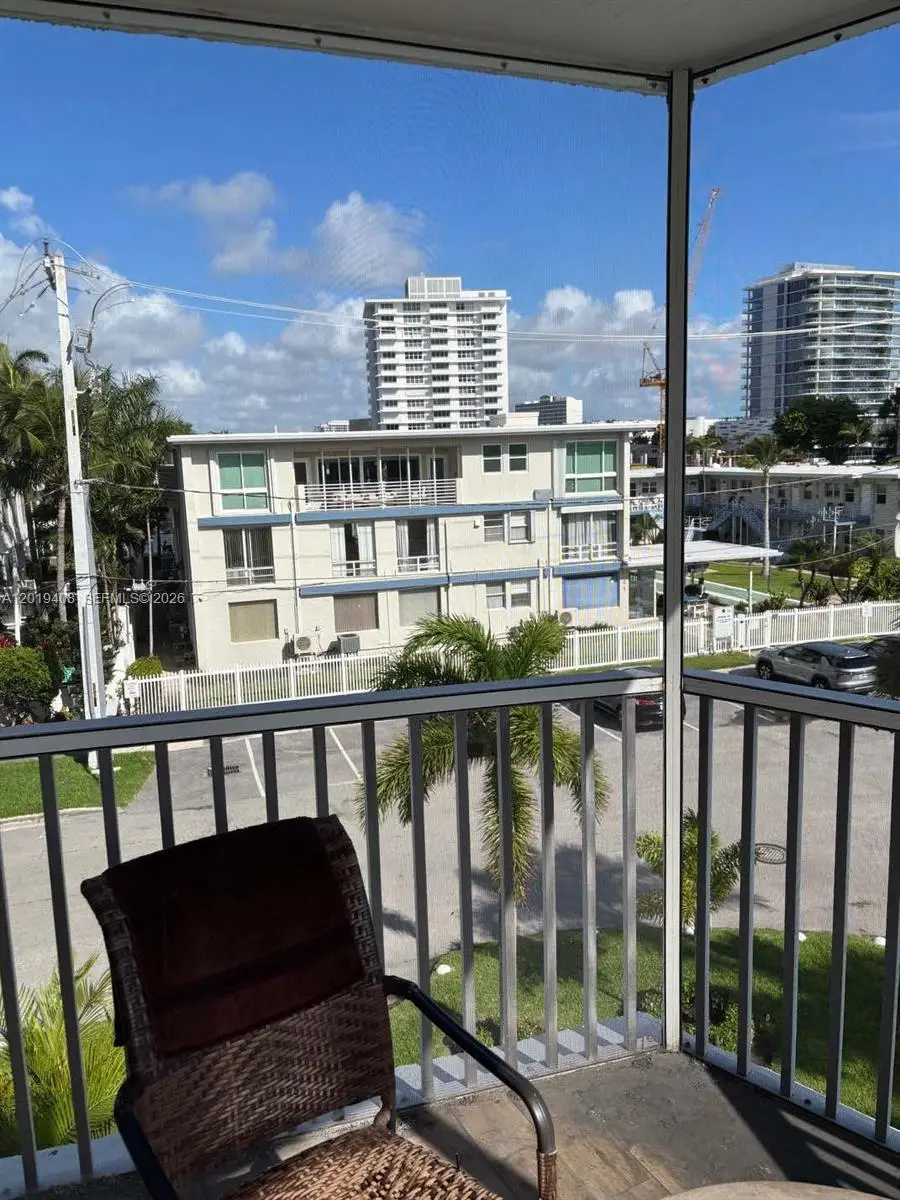 720 Bayshore Dr #301, Fort Lauderdale, FL 33304 - #1