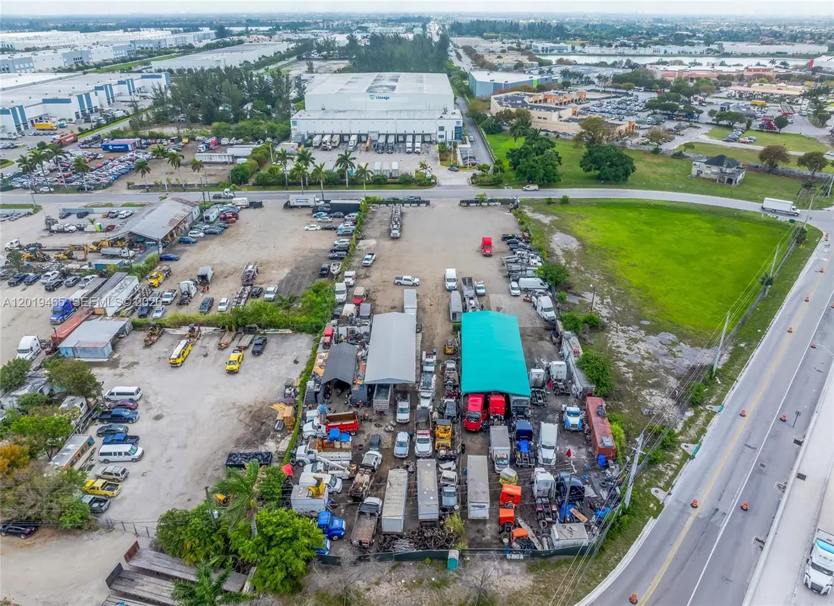 13800 NW 112th Ave, Hialeah Gardens, FL 33018 - #1