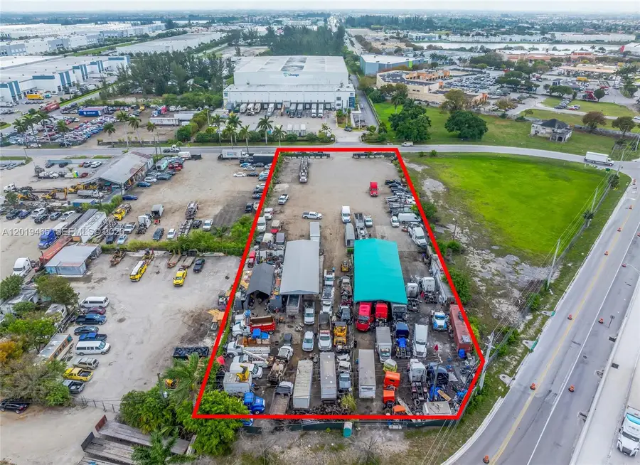 13800 NW 112th Ave, Hialeah Gardens, FL 33018 - #3