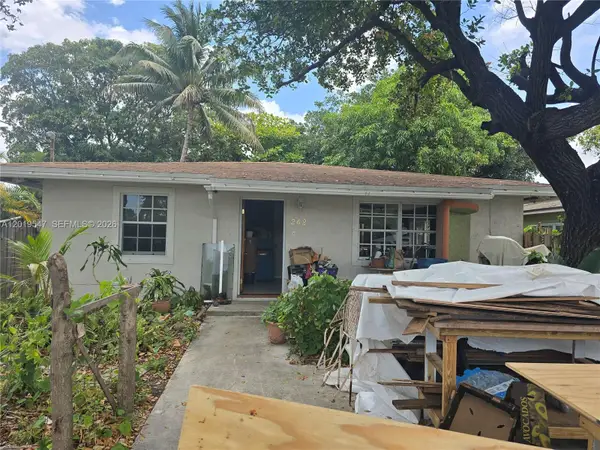 242 NW 7th Ave, Dania Beach, FL 33004