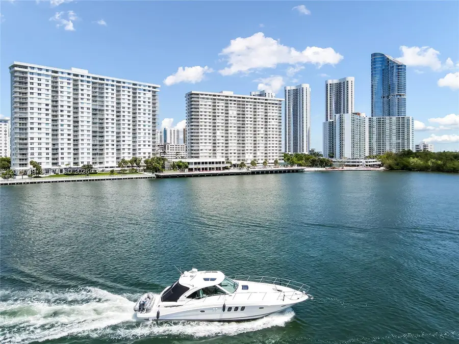 300 Bayview Dr #307, Sunny Isles Beach, FL 33160 - #2