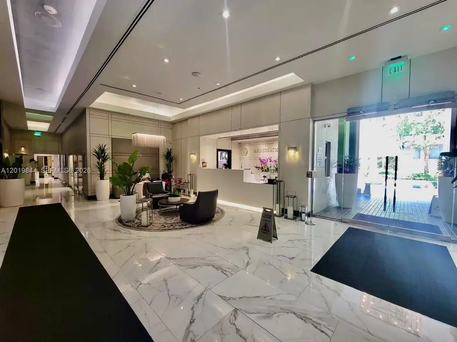 185 SE 14th Ter #1105, Miami, FL 33131 - #3