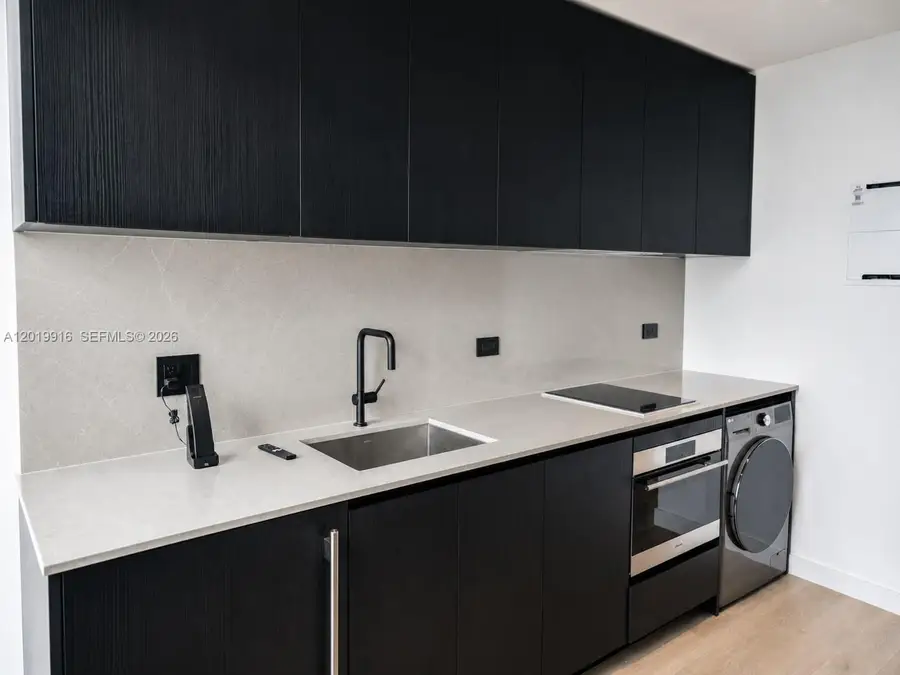 20 NE 11 St #3112B, Miami, FL 33132 - #2