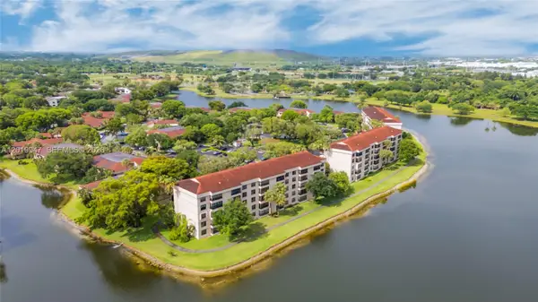 2768 Carambola Cir S #401, Coconut Creek, FL 33066