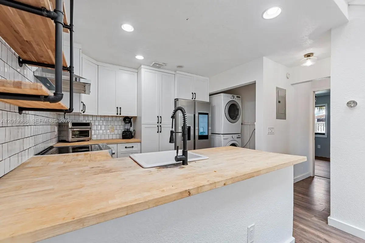 2039 Winners Cir, North Lauderdale, FL 33068 - #1