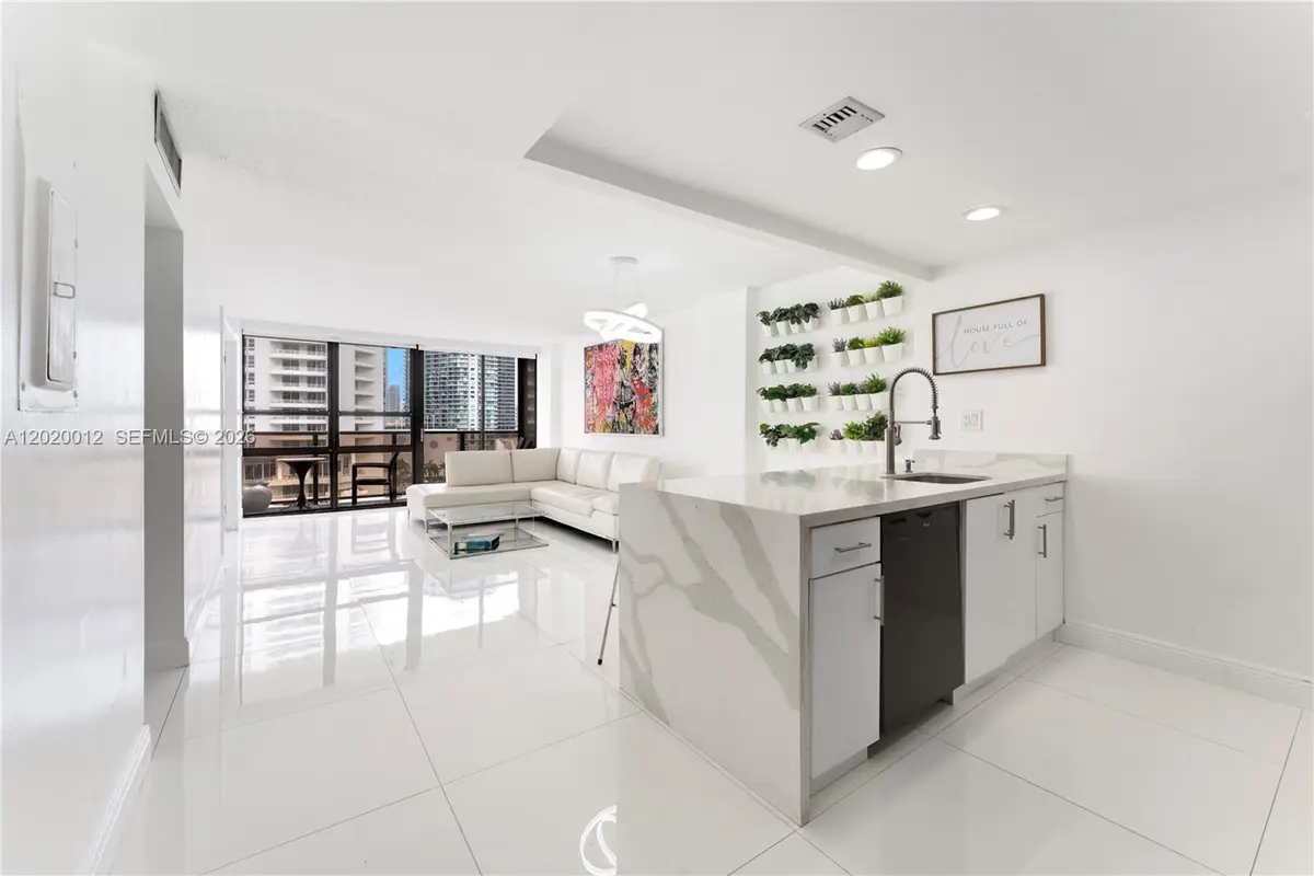 600 NE 36th St #1111, Miami, FL 33137 - #1
