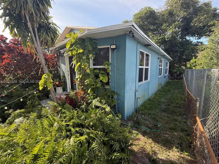 688 SW 7th Ter, Dania Beach, FL 33004 - #3