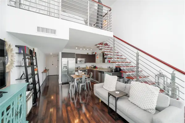 41 SE 5th St #704, Miami, FL 33131