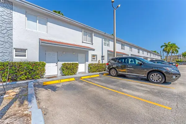 8025 NW 8th St #13, Miami, FL 33126