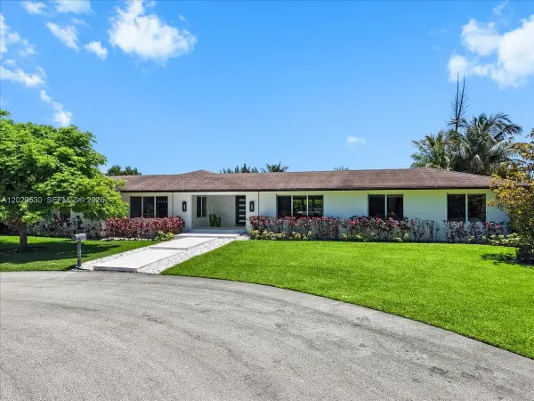 11600 SW 1st St, Plantation, FL 33325