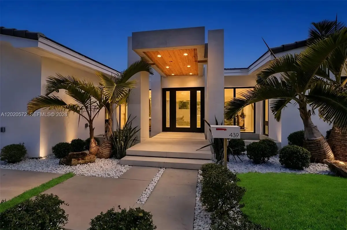 439 Hardee Rd, Coral Gables, FL 33146 - #1