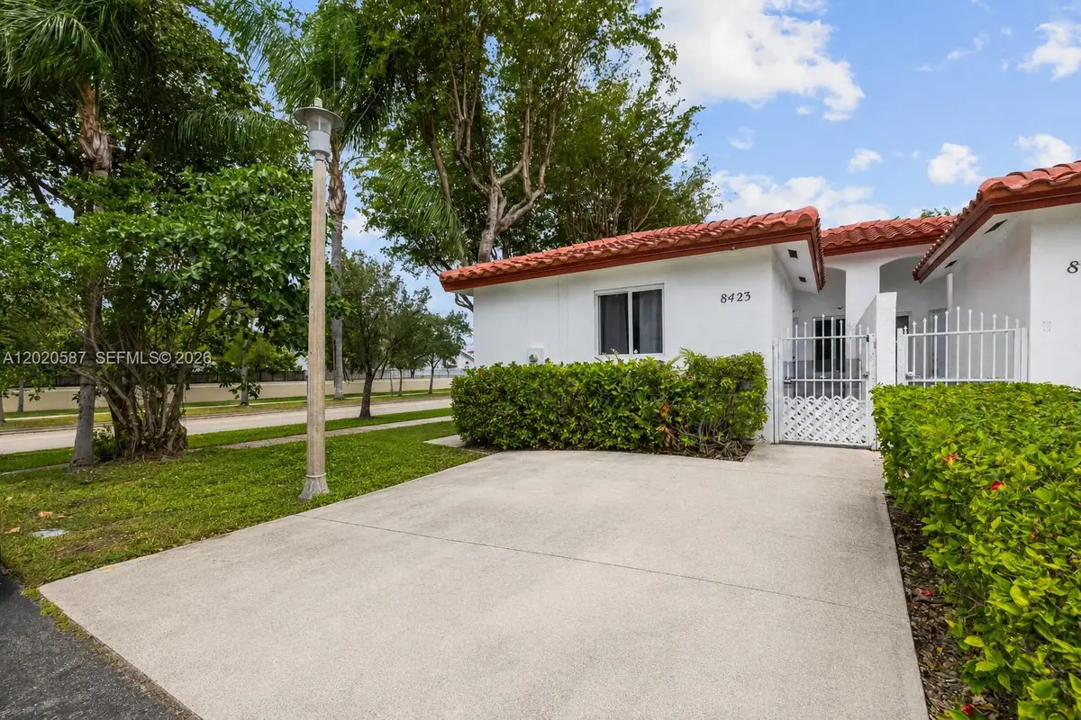 8423 SW 209th St, Cutler Bay, FL 33189 - #1