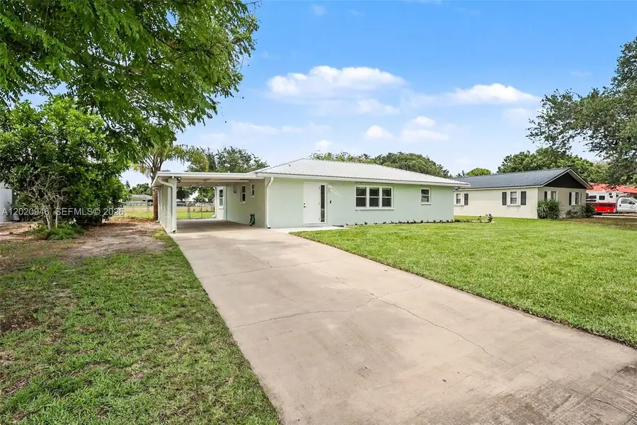 205 E Sugarland Cir, Clewiston, FL 33440 - #3
