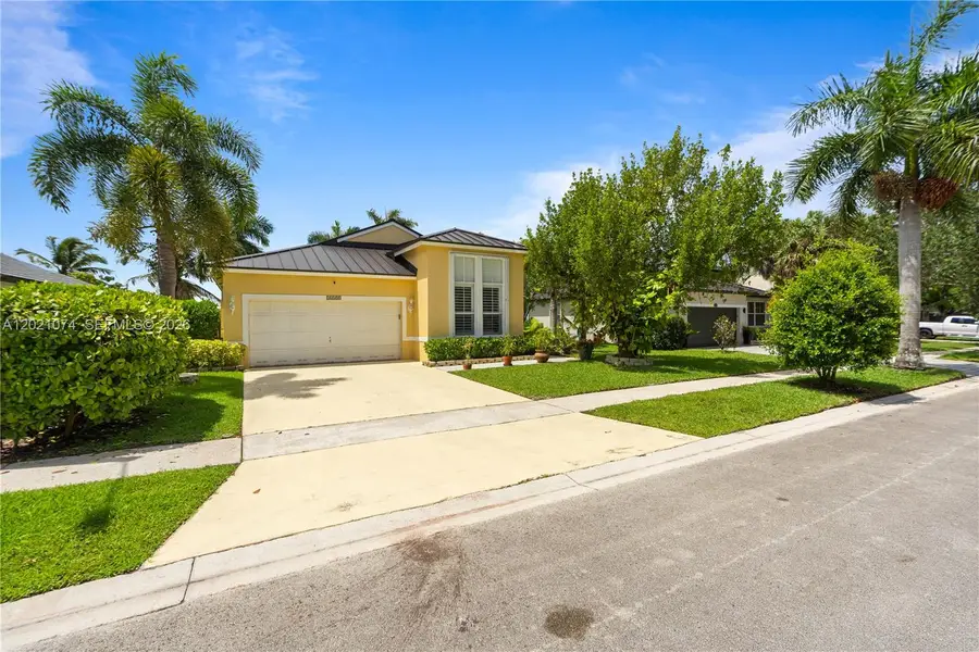 16350 SW 11th St, Pembroke Pines, FL 33027 - #2