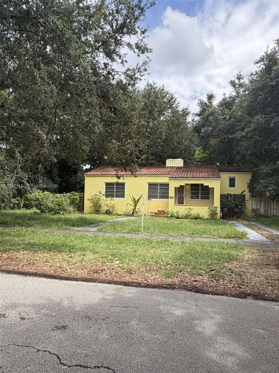 260 Hibiscus Dr, Miami Springs, FL 33166 - #1