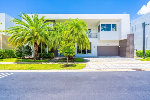 10267 NW 75th Ter, Doral, FL 33178