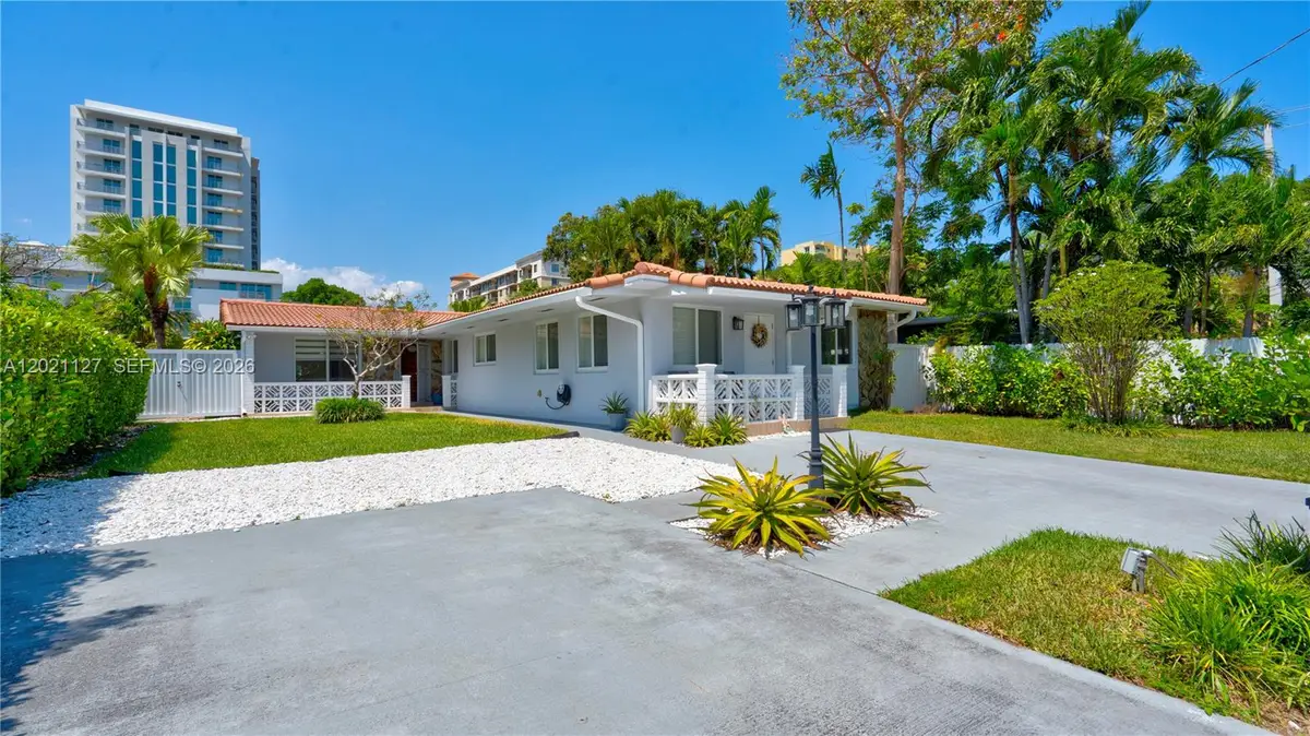 3611 SW 23rd St, Miami, FL 33145 - #1