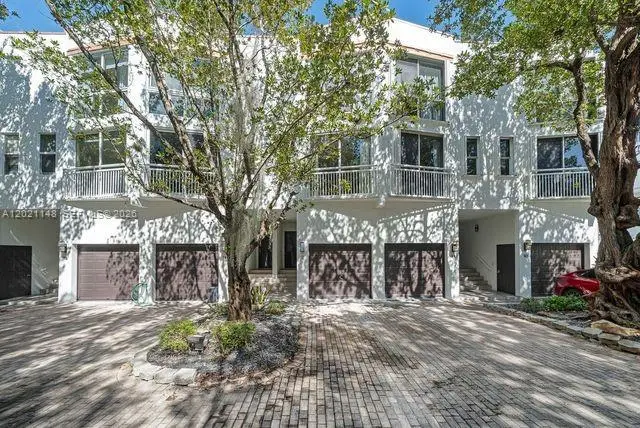 325 Meridian Ave #5, Miami Beach, FL 33139 - #2