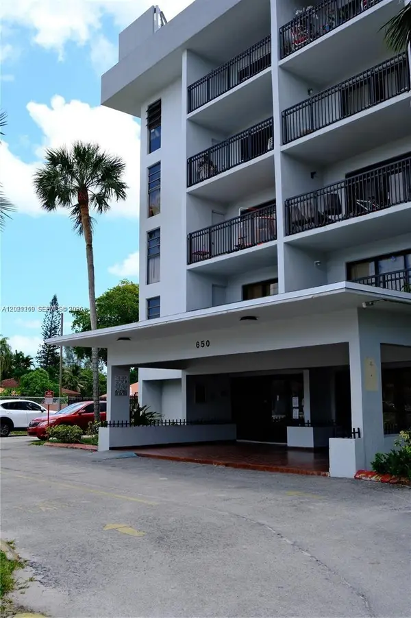 650 NE 149th St #407A, Miami, FL 33161