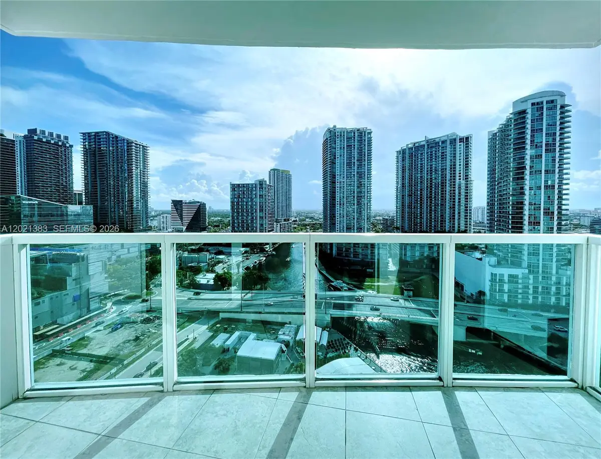 31 SE 5th St #2307, Miami, FL 33131 - #1