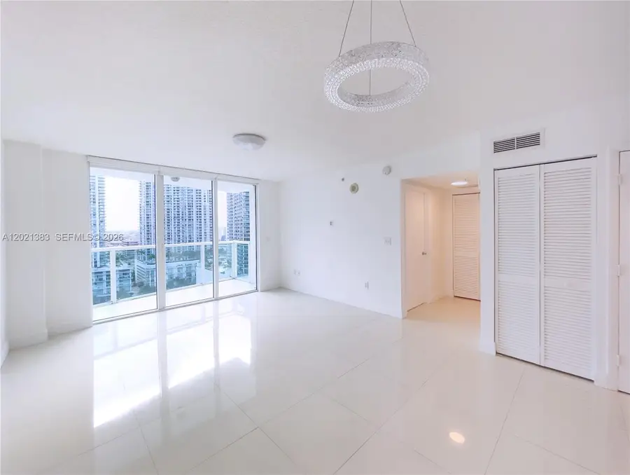 31 SE 5th St #2307, Miami, FL 33131 - #3