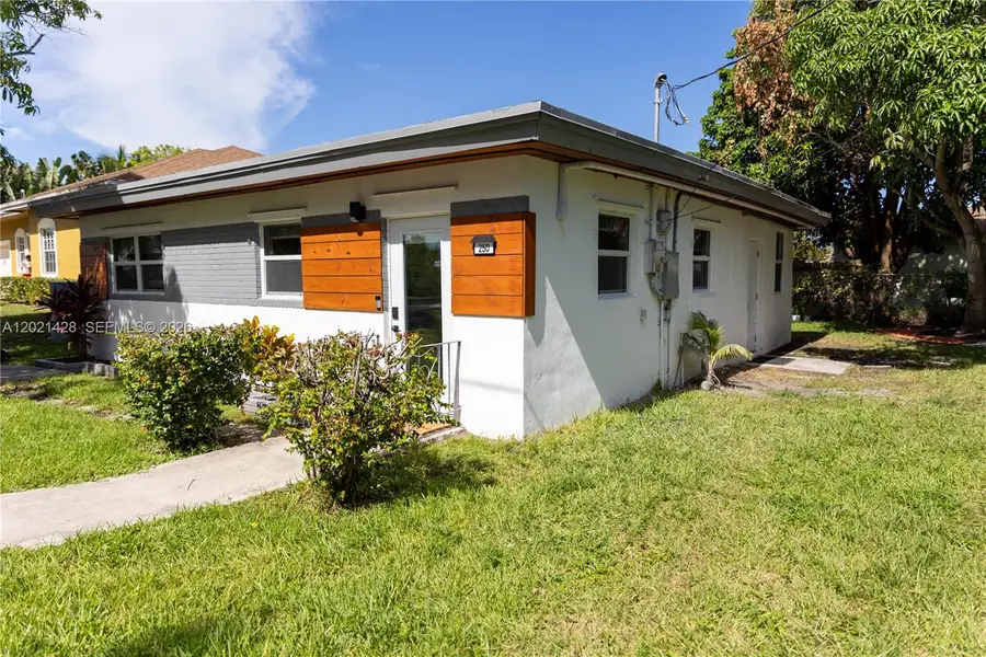 250 NW 14th Way, Dania Beach, FL 33004 - #2