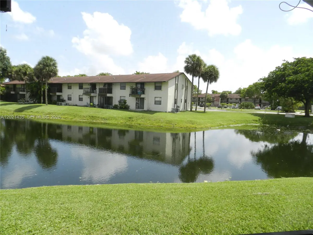 6020 Shakerwood Cir #105, Tamarac, FL 33319 - #1