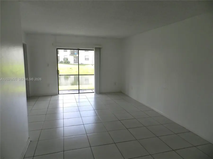 6020 Shakerwood Cir #105, Tamarac, FL 33319 - #2