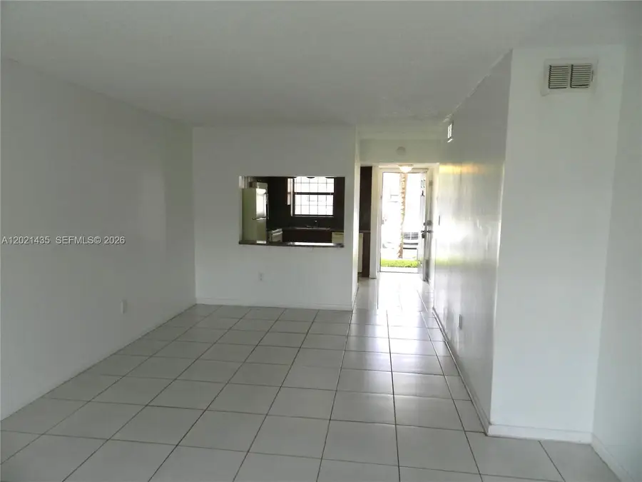 6020 Shakerwood Cir #105, Tamarac, FL 33319 - #3