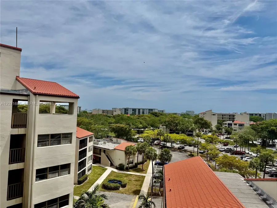 2322 S Cypress Bend Dr #708, Pompano Beach, FL 33069 - #2