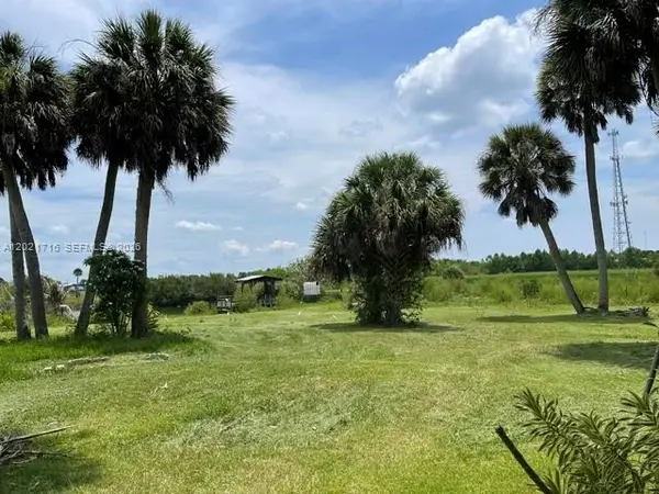 1326 Red Barn Rd, Moore Haven, FL 33471