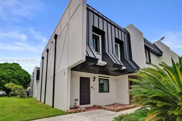 5555 Ludlam Rd #46, South Miami, FL 33155