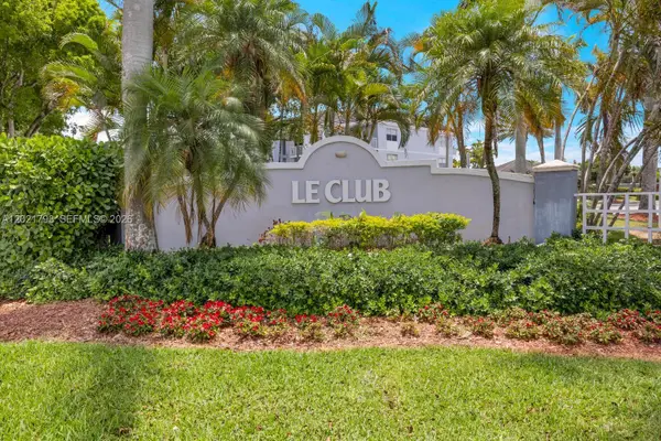 8670 SW 212th St #307, Cutler Bay, FL 33189