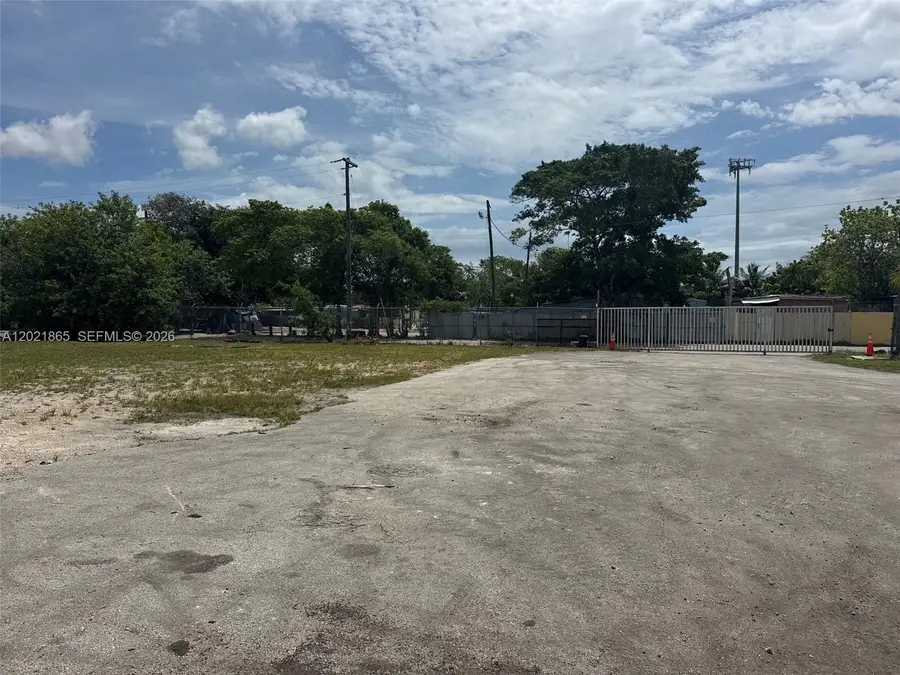 2955 NW 75th St, Miami, FL 33147 - #2