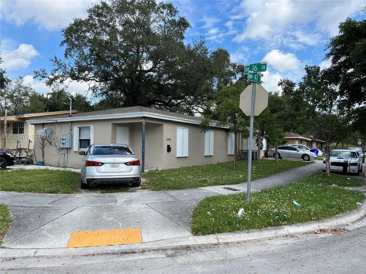 1565 NW 47th St, Miami, FL 33142 - #1