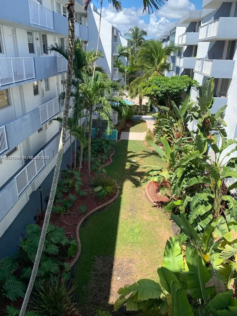 1801 S Treasure Dr #427, North Bay Village, FL 33141 - #2