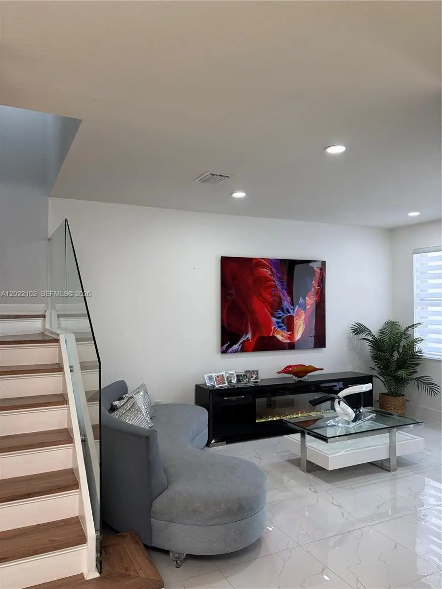 3409 W 92nd Pl, Hialeah, FL 33018 - #3