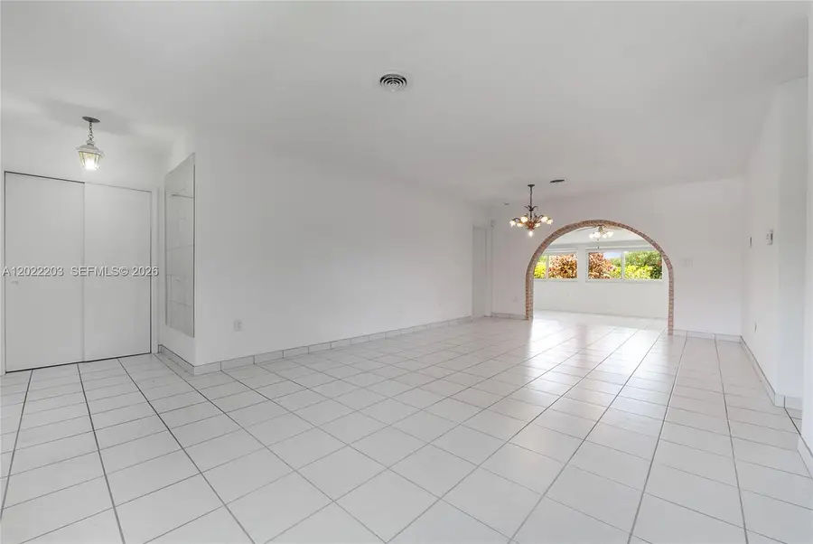 9460 Palmetto Club Ln E, Palmetto Bay, FL 33157 - #2