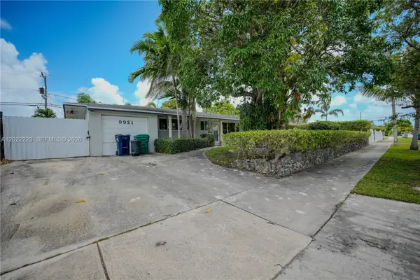 9921 SW 165th Ter, Miami, FL 33157