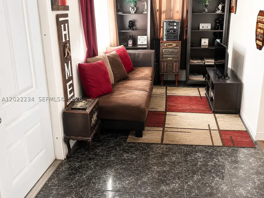 716 NW 4th St, Hallandale Beach, FL 33009 - #2