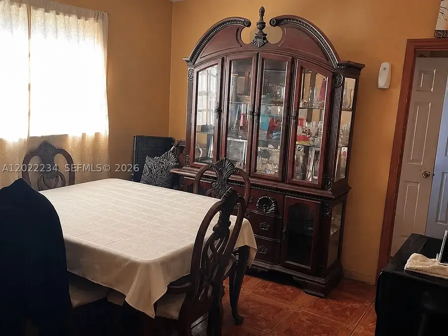 716 NW 4th St, Hallandale Beach, FL 33009 - #3