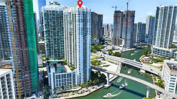 31 SE 5th St #203, Miami, FL 33131