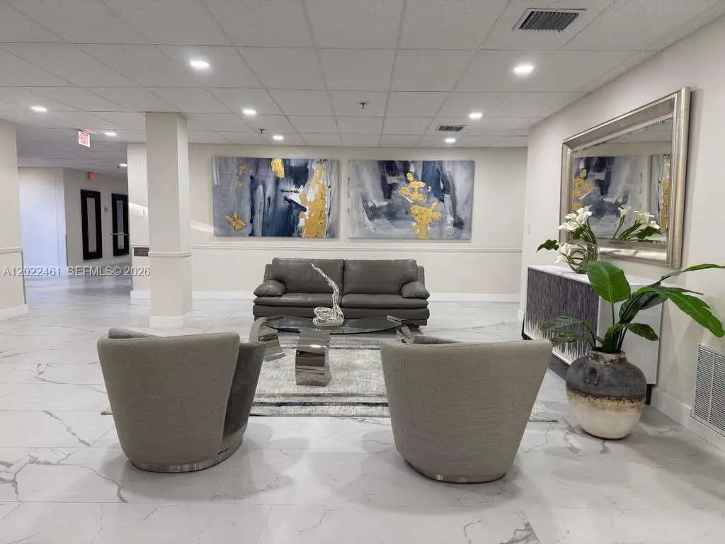 900 NE 195th St #618, Miami, FL 33179 - #1